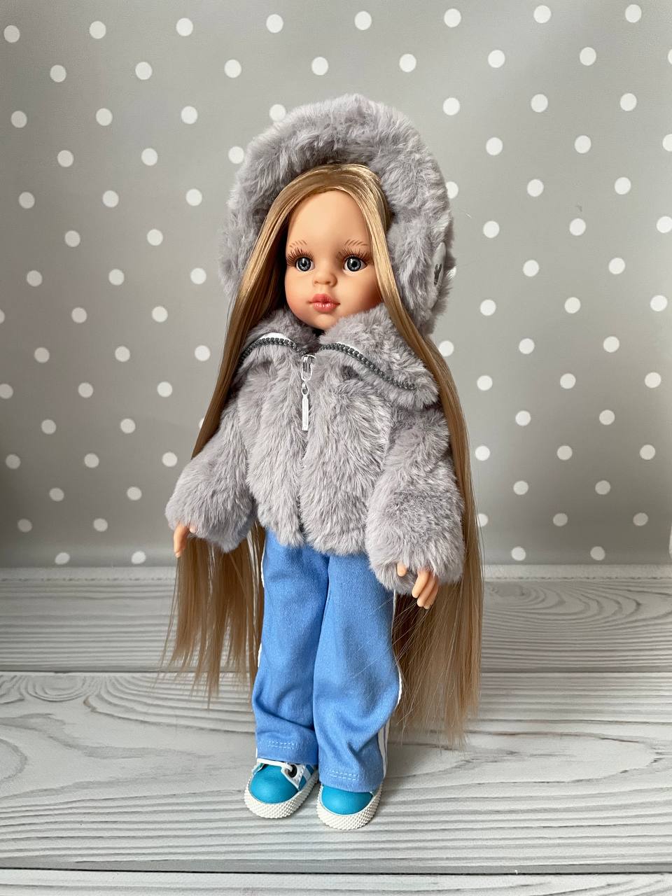 Меховые наушники для куклы Паола Рейна, 32 см (серые) Paola Reina HM-GL-1080 #Tiptovara#