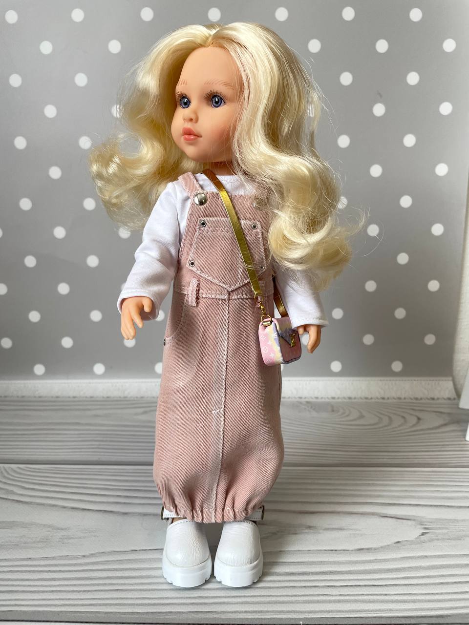 Джинсовый сарафан пудра длинный для кукол Паола Рейна 32 см Paola Reina HM-GL-1082 #Tiptovara#